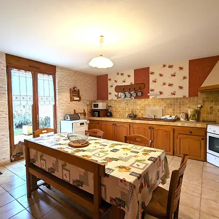 Casa rural Historique Près De Verdun, 3 Chambres, Cheminée, Terrasse, Parking, Animaux Acceptés - Fr-1-585-15 *